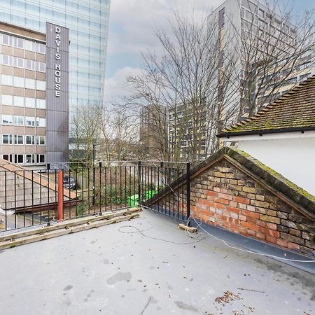 Private Room With Private Bathroom Croydon Exterior photo